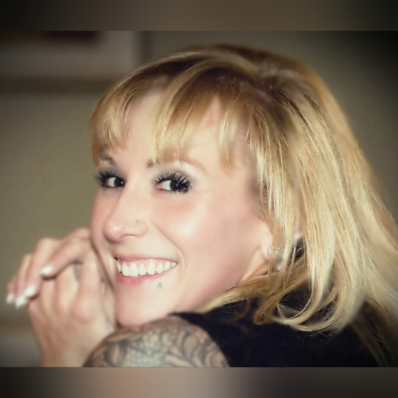 Meet your Posher, Elise - Picture 8 of 12